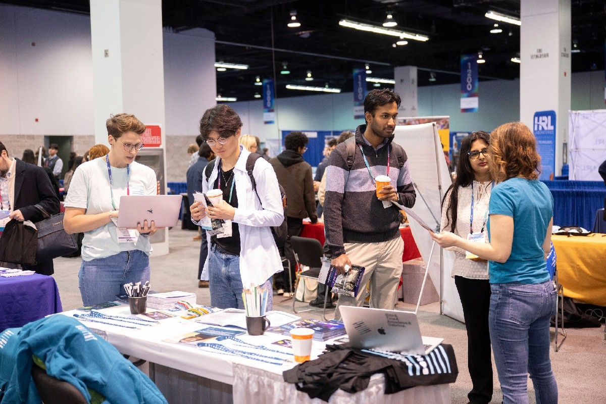 Students and early career physicists at the APS Global Physics Summit exhibit hall
